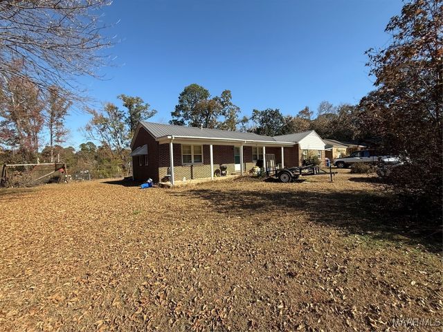 174 Persimmon Tree Road, Valley Grande, AL 36701