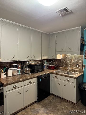 174 Persimmon Tree Road, Valley Grande, AL 36701