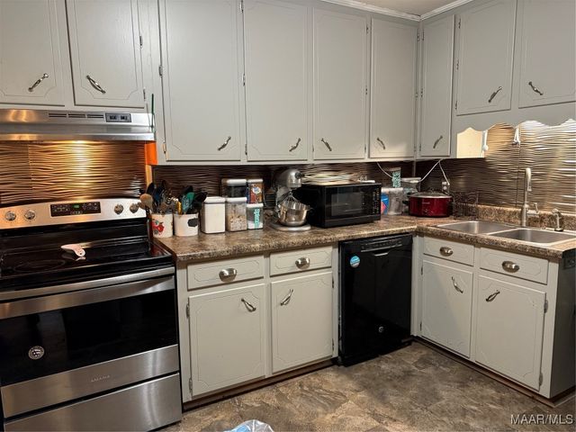 174 Persimmon Tree Road, Valley Grande, AL 36701