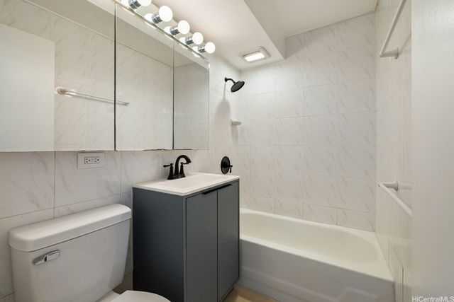 1427 Alexander Street 207, Honolulu, HI 96822