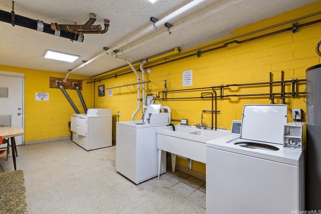 1427 Alexander Street 207, Honolulu, HI 96822