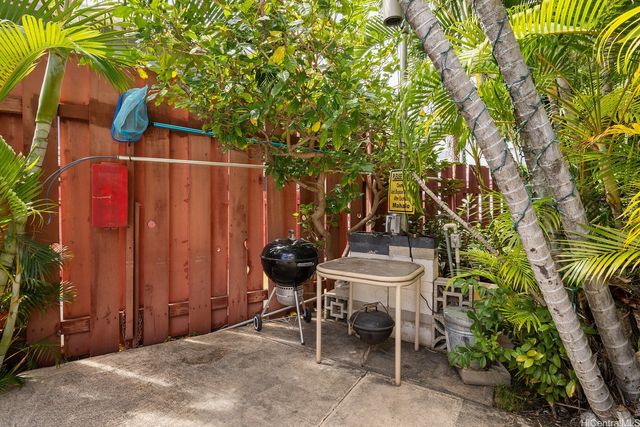 1427 Alexander Street 207, Honolulu, HI 96822