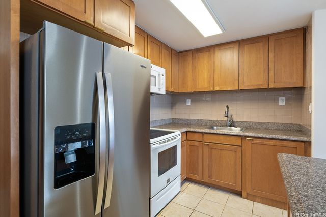 1427 Alexander Street 207, Honolulu, HI 96822