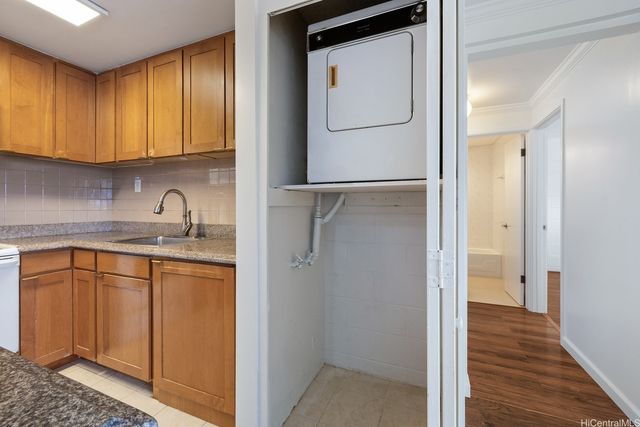 1427 Alexander Street 207, Honolulu, HI 96822