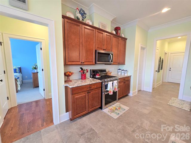 173 Pisgah Ridge Trail, Mills River, NC 28759