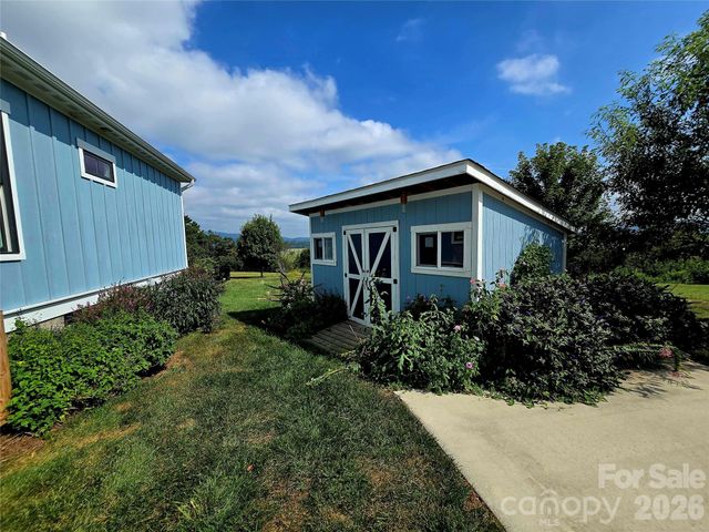 173 Pisgah Ridge Trail, Mills River, NC 28759