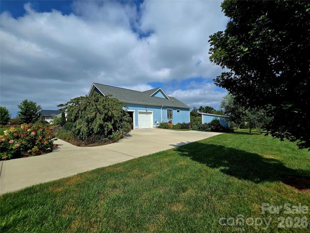 173 Pisgah Ridge Trail, Mills River, NC 28759
