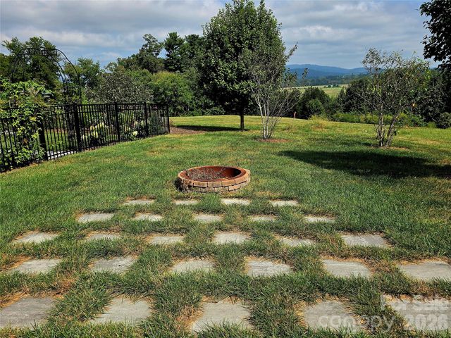173 Pisgah Ridge Trail, Mills River, NC 28759