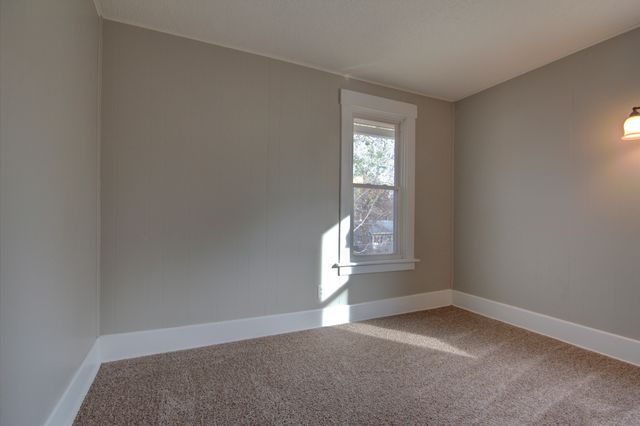 1930 N Myrtle Street, Davenport, IA 52804