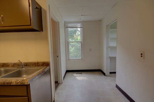 1930 N Myrtle Street, Davenport, IA 52804