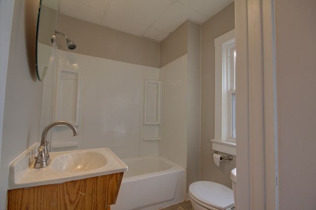 1930 N Myrtle Street, Davenport, IA 52804