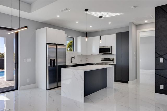 212 NW 31st PL, Cape Coral, FL 33993