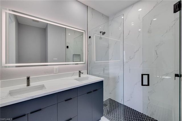 212 NW 31st PL, Cape Coral, FL 33993