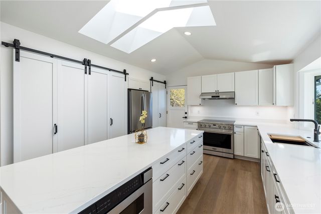 800 Thorndyke Road, Port Ludlow, WA 98635