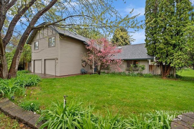 832 W Hialeah Dr, Eagle, ID 83616