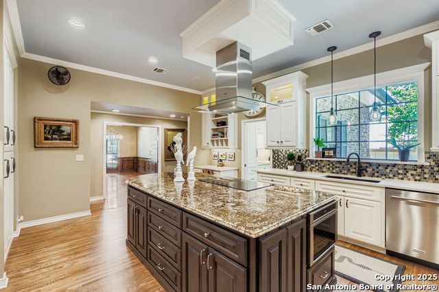 12735 Cranes Mill, San Antonio, TX 78230