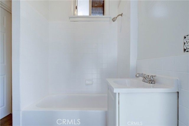 458 W Vernon Avenue, Los Angeles, CA 90037