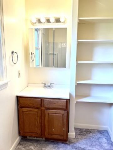 216 Bettis Rd, Dravosburg, PA 15034