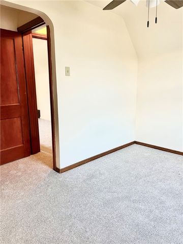 216 Bettis Rd, Dravosburg, PA 15034