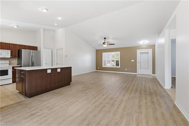 1082 Ridgeway DR, North Fort Myers, FL 33903