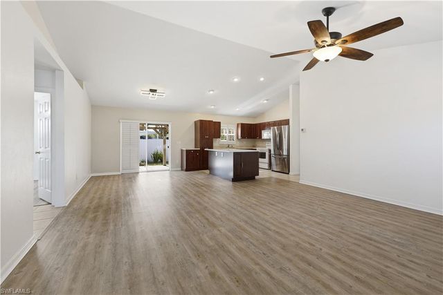 1082 Ridgeway DR, North Fort Myers, FL 33903