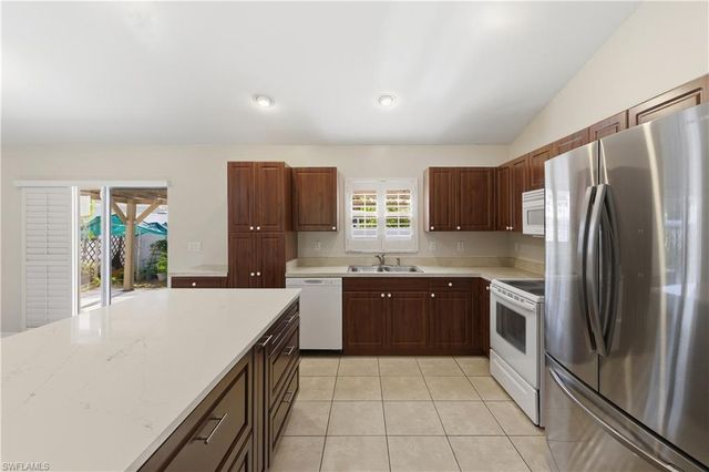 1082 Ridgeway DR, North Fort Myers, FL 33903