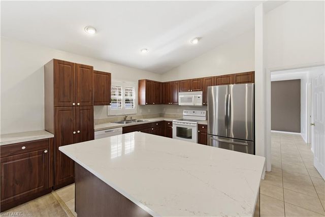 1082 Ridgeway DR, North Fort Myers, FL 33903