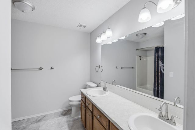 218 E Oak Meadows Rd, Derby, KS 67037