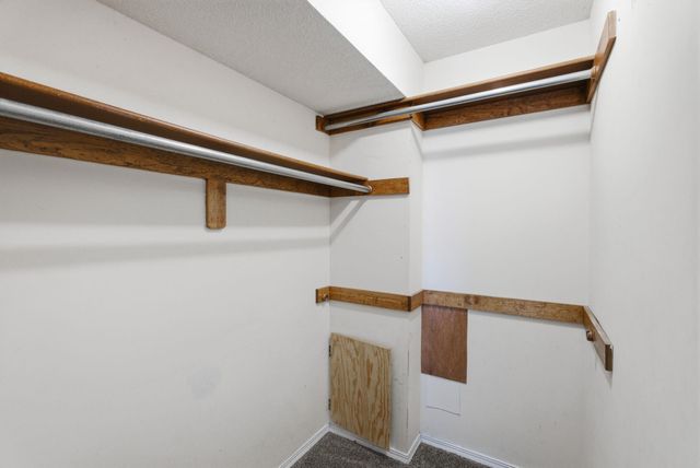 218 E Oak Meadows Rd, Derby, KS 67037