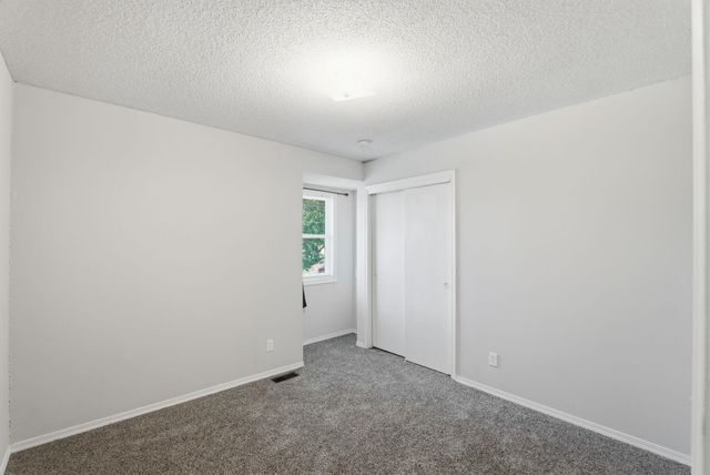 218 E Oak Meadows Rd, Derby, KS 67037
