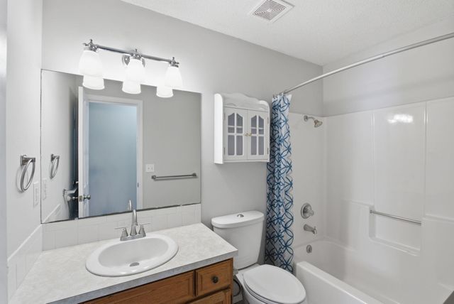 218 E Oak Meadows Rd, Derby, KS 67037