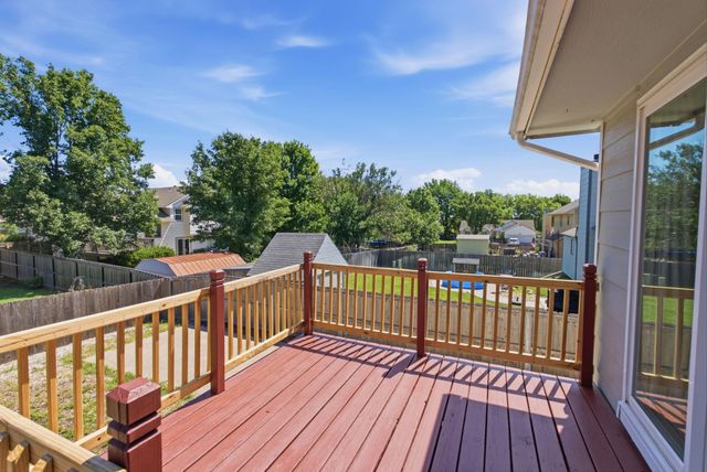 218 E Oak Meadows Rd, Derby, KS 67037