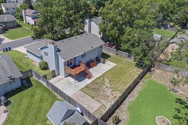 218 E Oak Meadows Rd, Derby, KS 67037