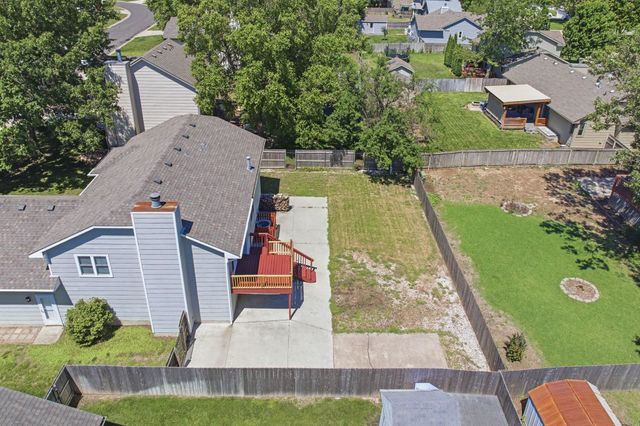 218 E Oak Meadows Rd, Derby, KS 67037