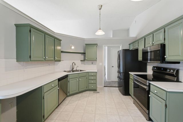 218 E Oak Meadows Rd, Derby, KS 67037