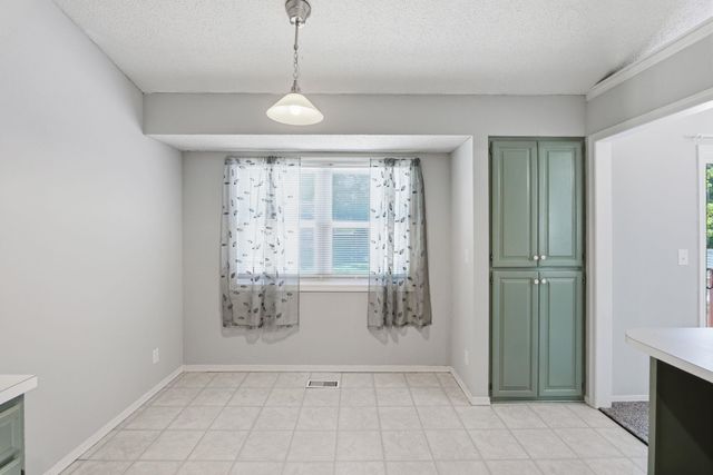 218 E Oak Meadows Rd, Derby, KS 67037