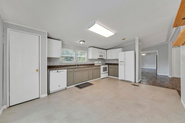 369 Smith RD, Bassett, VA 24055