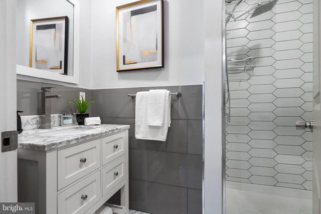 1543 S BAILEY ST, Philadelphia, PA 19146