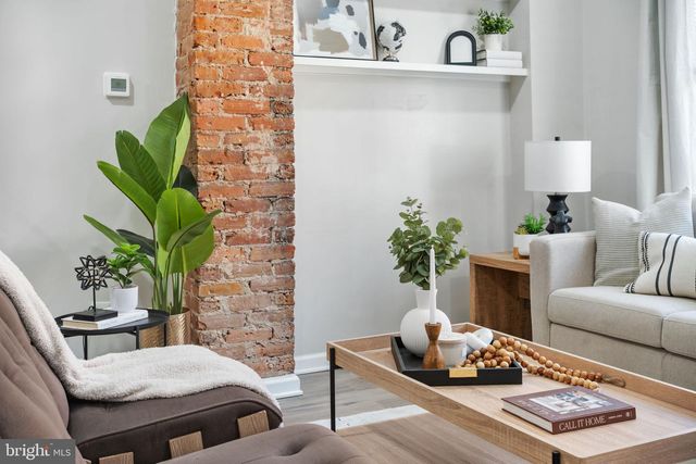 1543 S BAILEY ST, Philadelphia, PA 19146