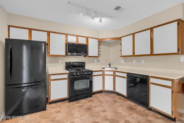 19 Remington Drive 3, Freehold, NJ 07728