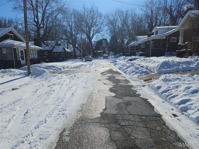 115 Lawrence Avenue, St Louis, MO 63135