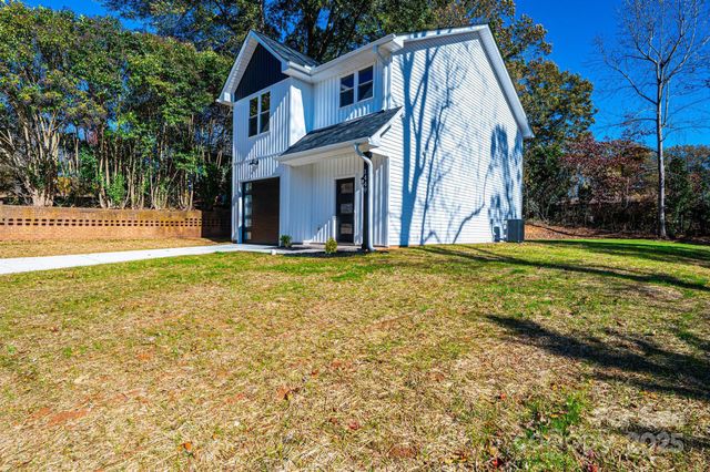 1449 4th Street SW, Hickory, NC 28602