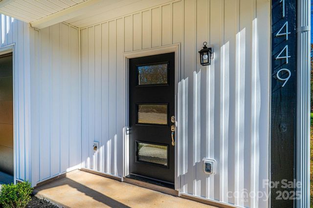 1449 4th Street SW, Hickory, NC 28602