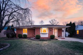 19523 Plumwoode Court, Brownstown Charter Township, MI 48183