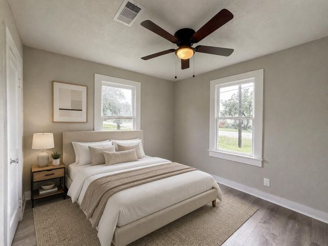 121 Lake Road, La Marque, TX 77568