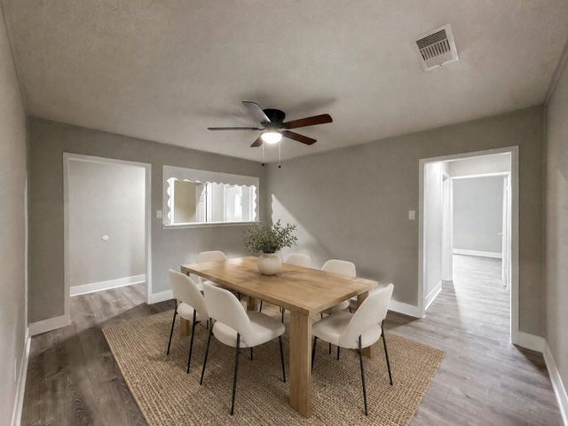 121 Lake Road, La Marque, TX 77568