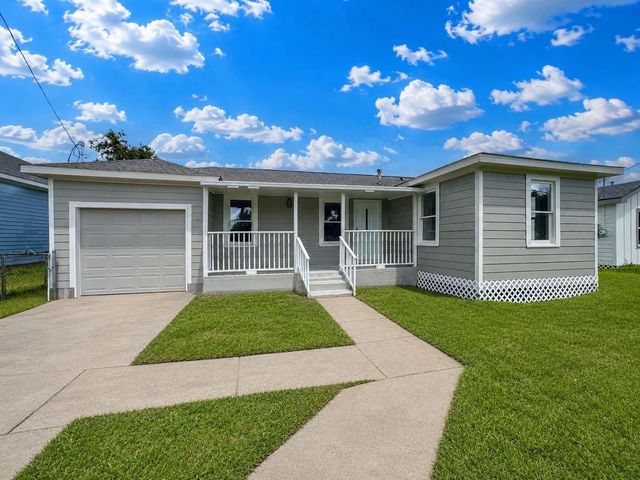 121 Lake Road, La Marque, TX 77568