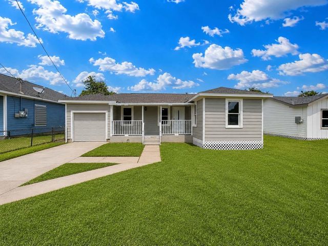 121 Lake Road, La Marque, TX 77568
