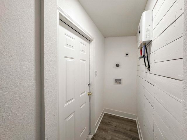 121 Lake Road, La Marque, TX 77568