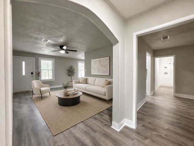 121 Lake Road, La Marque, TX 77568